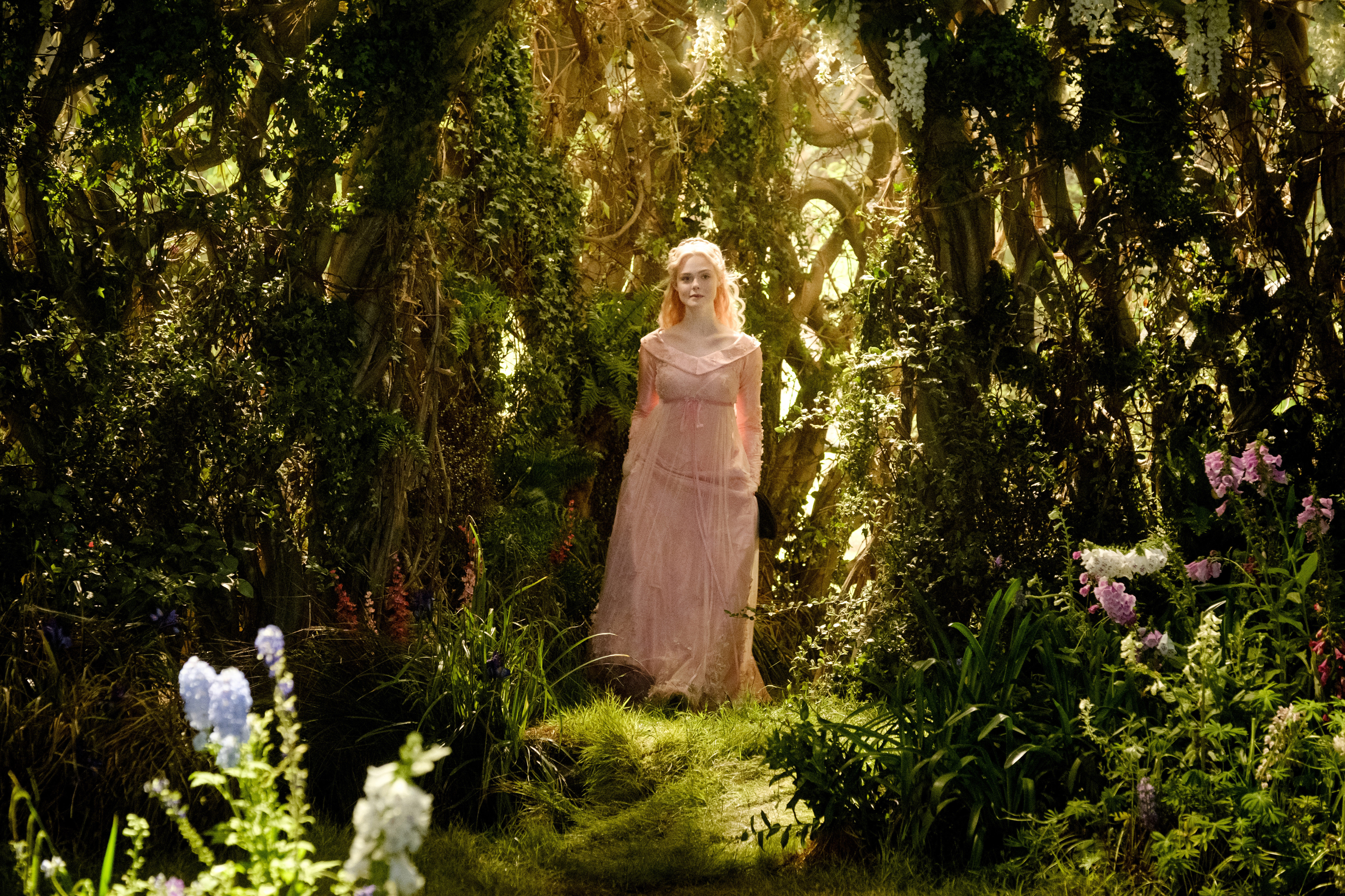 aurora-elle-fanning-malevola-dona-do-mal