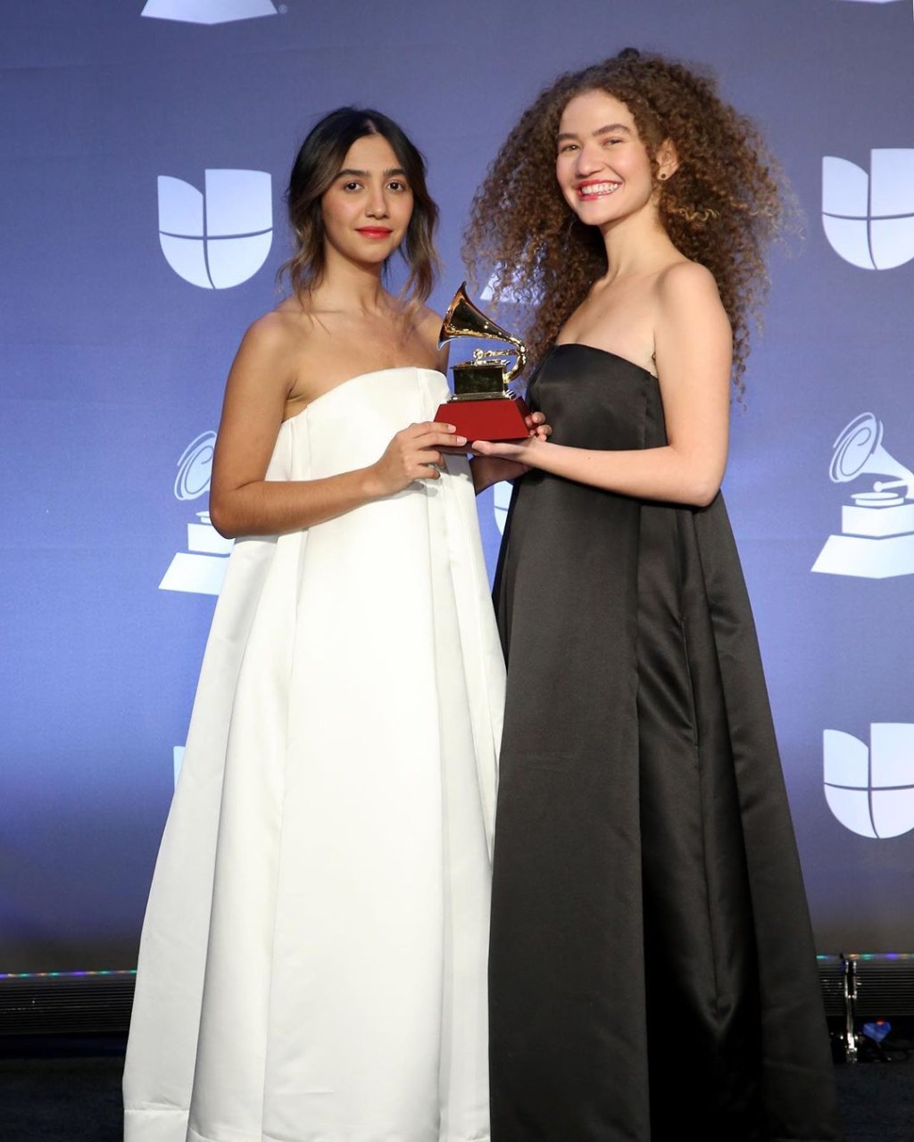 Rosalía, Anavitória e Camila Cabello vencem Grammy Latino