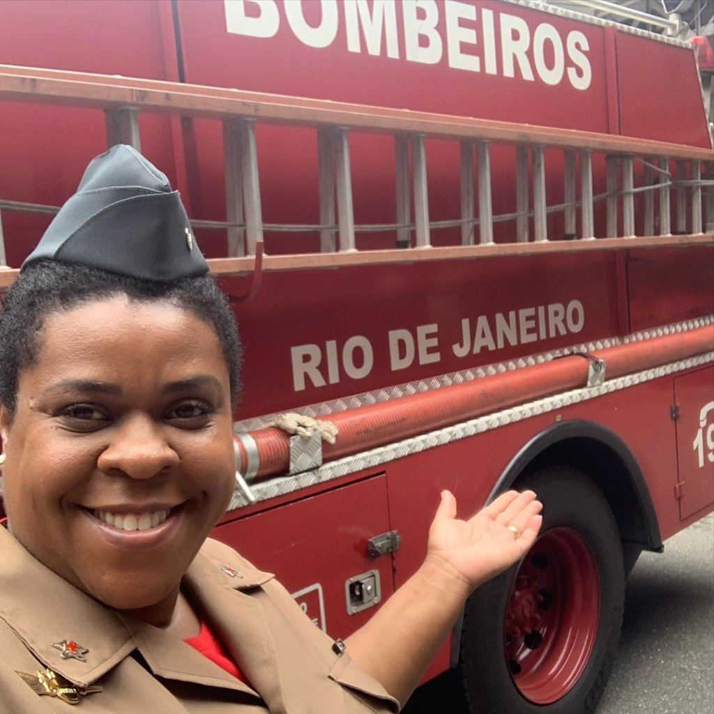 Cacau Protásio desabafa após sofrer racismo em quartel de bombeiros