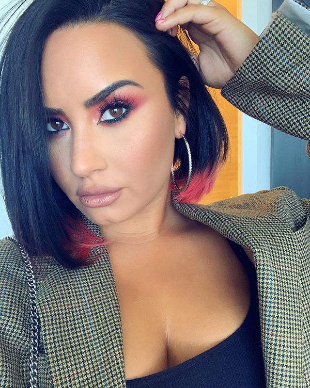 Demi Lovato usou a produção mais incrível para seu comeback no Grammy 2020