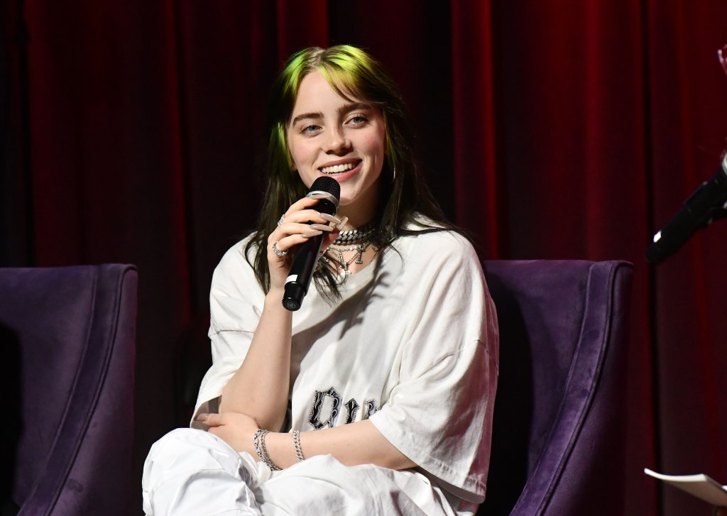 Awn! Billie Eilish lançou uma coleção de roupas infantis muito fofa