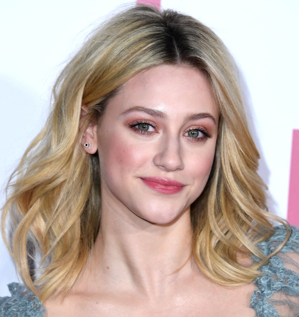 Lili Reinhart não falou de Cole Sprouse ao lembrar fase difícil