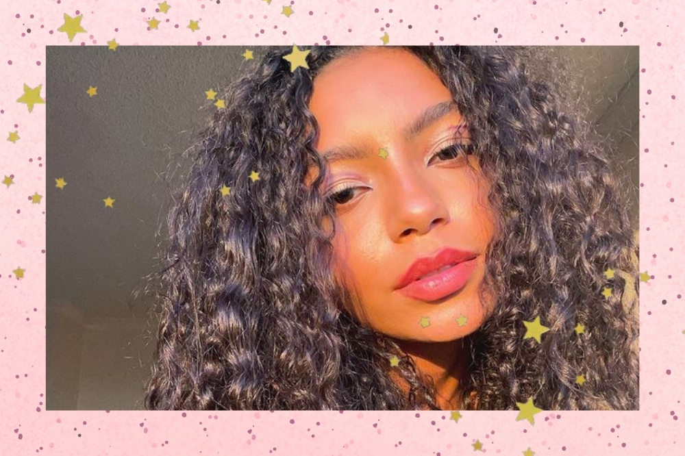 Cabelo cacheado: inspire-se nos penteados da Any Gabrielly, do Now United