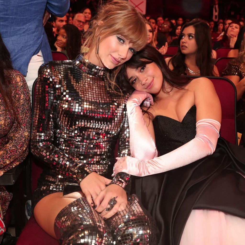 Camila Cabello conta que quase substituiu Taylor Swift no medley do AMA