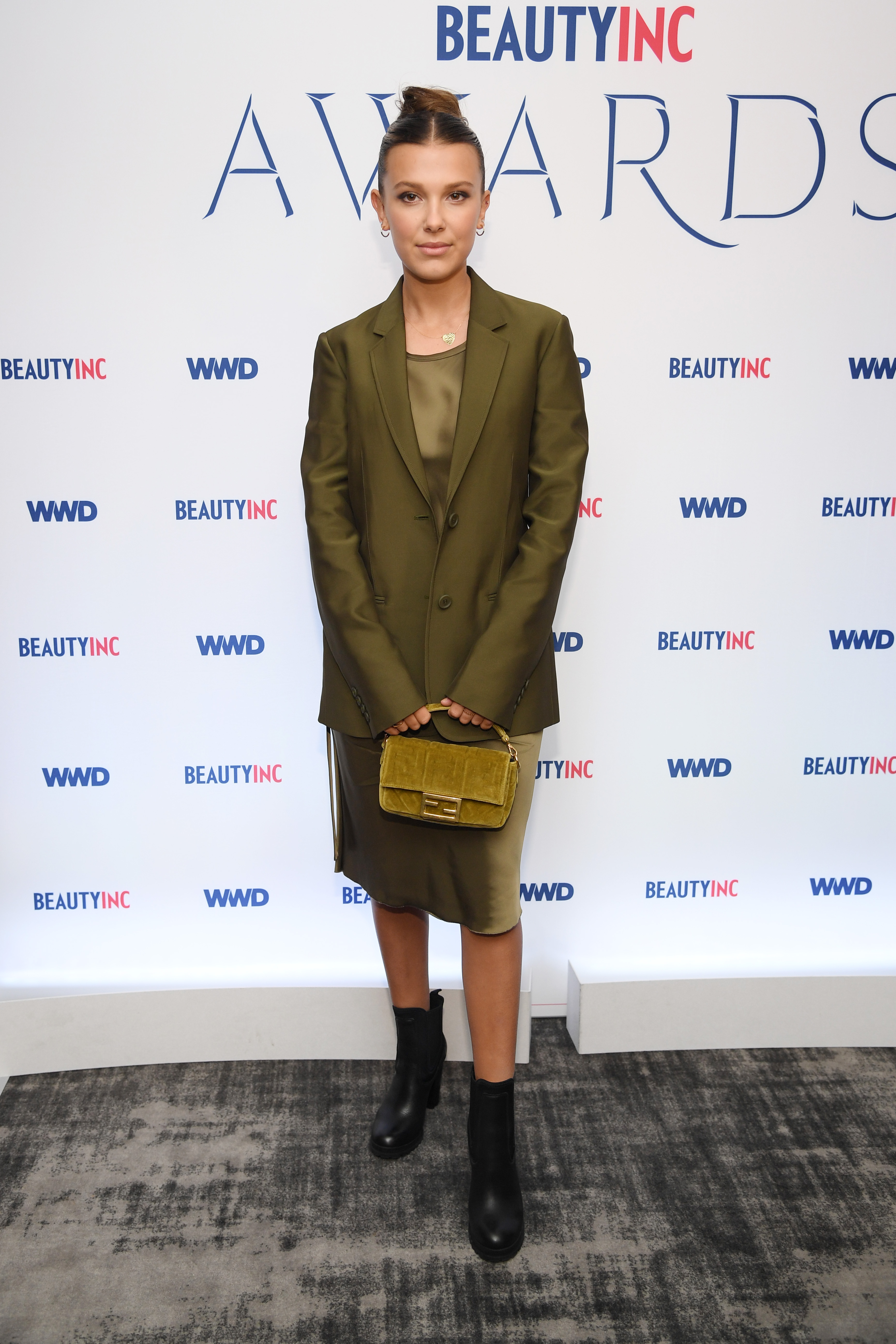 look-do-dia-millie-bobby-brown