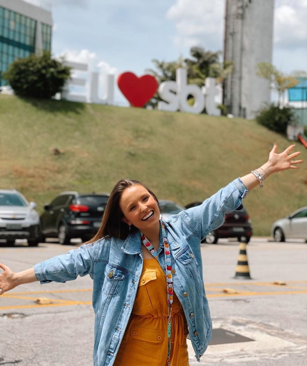 Larissa Manoela chora em seu último dia no SBT: “Não é adeus”