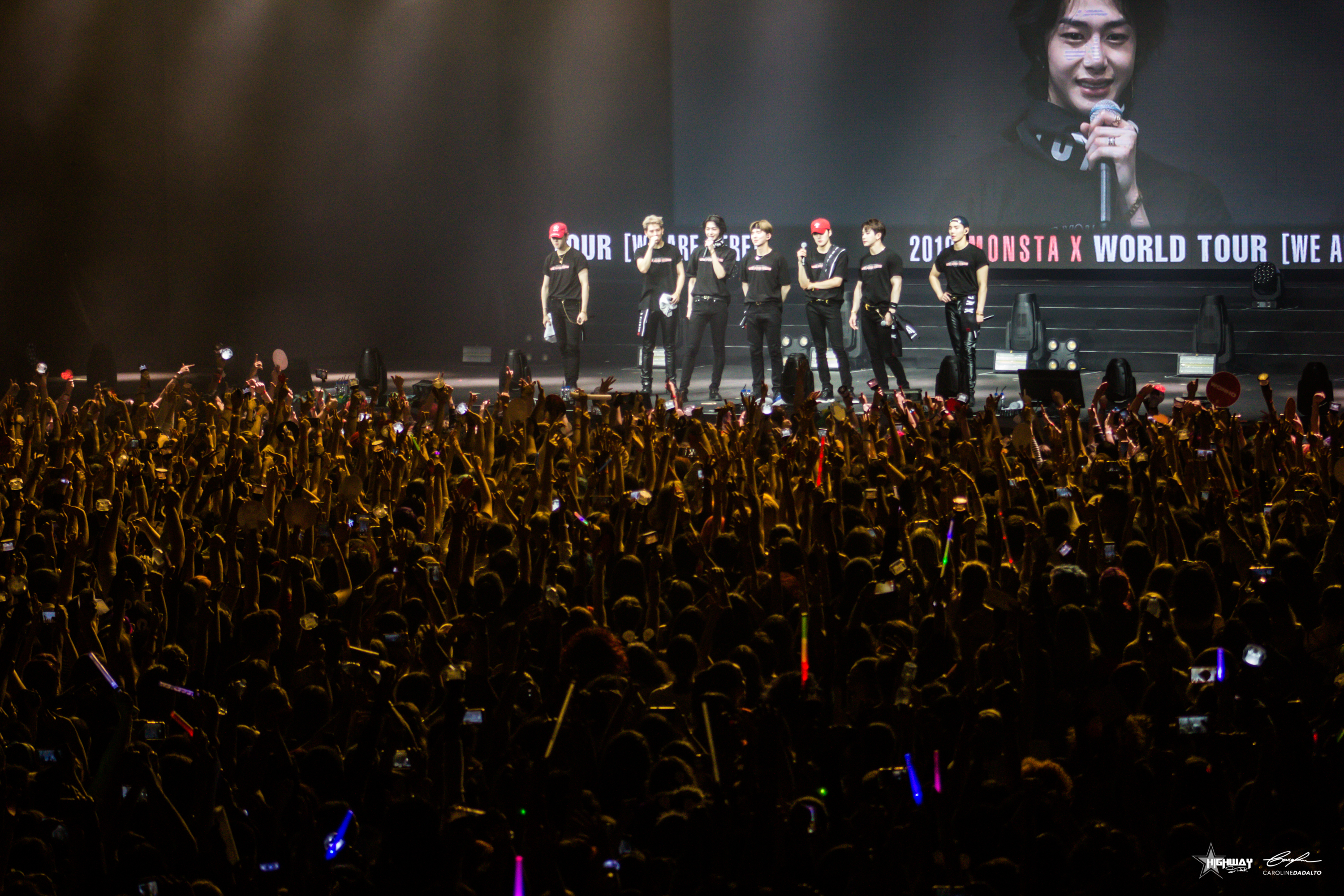 MONSTA X – Caroline Dadalto