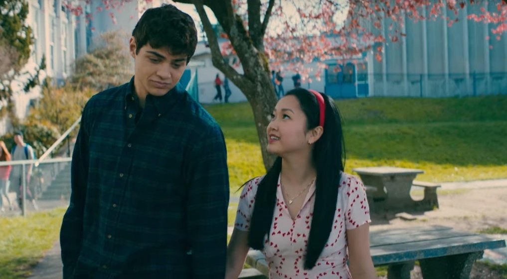 para-todos-os-garotos-que-ja-amei-ps-ainda-amo-voce-peter-lara-jean-mesa-escola