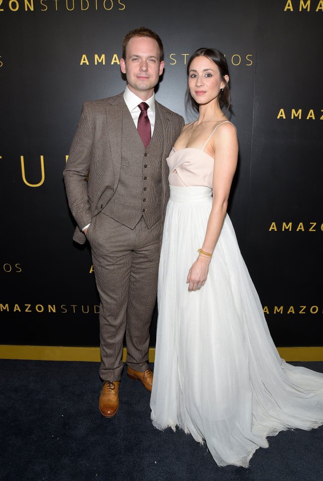 Troian Bellisario vestido de noiva Globo de Ouro