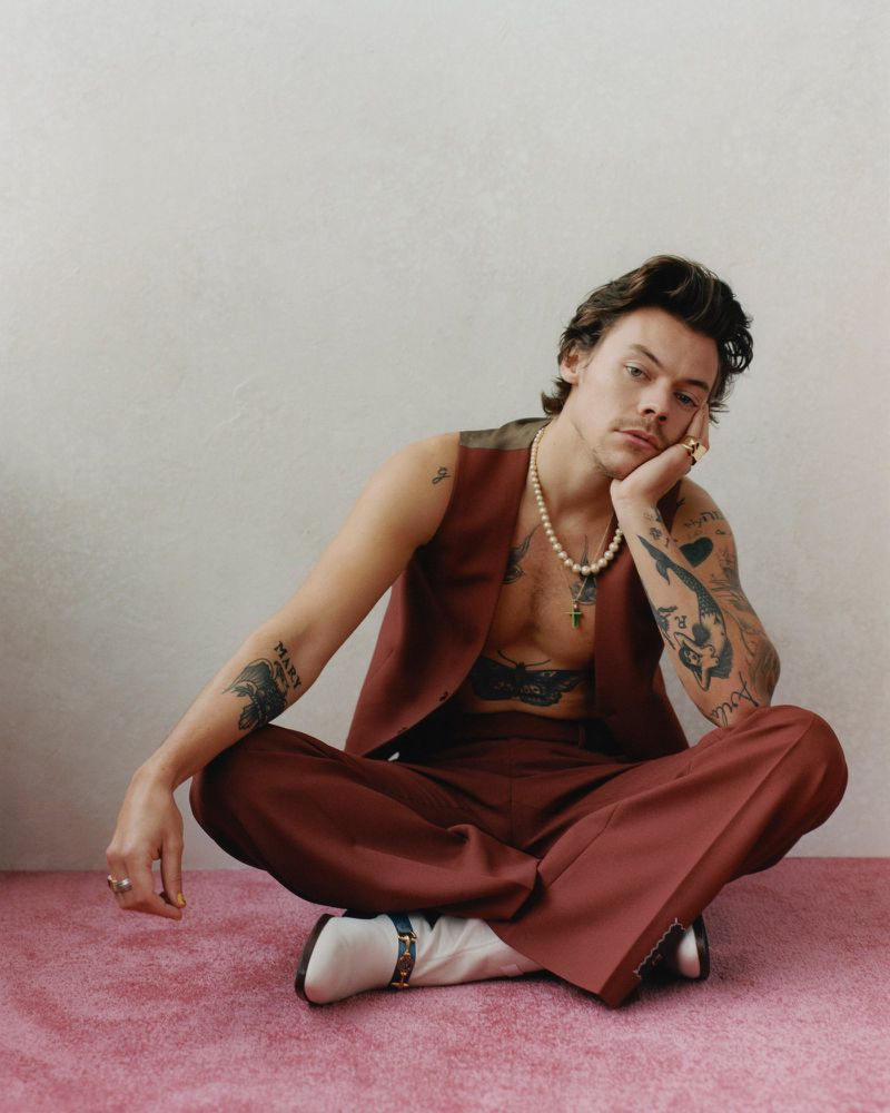 harry-styles-guardian-weekend-colar-perolas