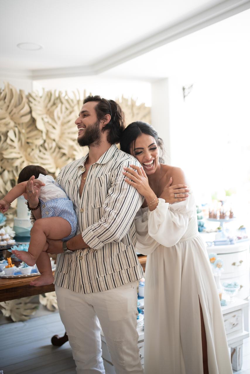 Bruno Guedes pede Jade Seba em casamento no batizado do filho