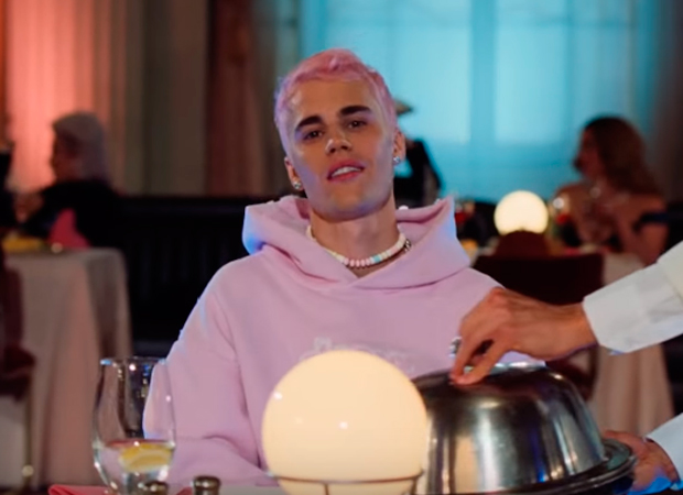 Justin Bieber ensina “truques” para liderar charts e gera polêmica na web