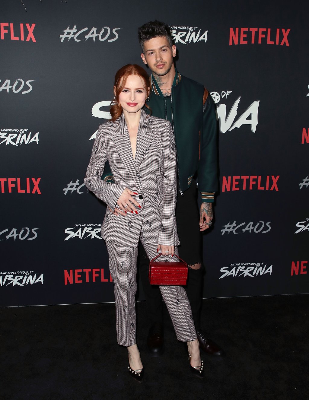 Madelaine Petsch e Travis Mills terminam namoro