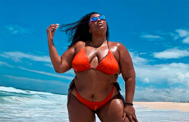 Lizzo deu um aulão aberto sobre gordofobia durante passagem pelo Brasil