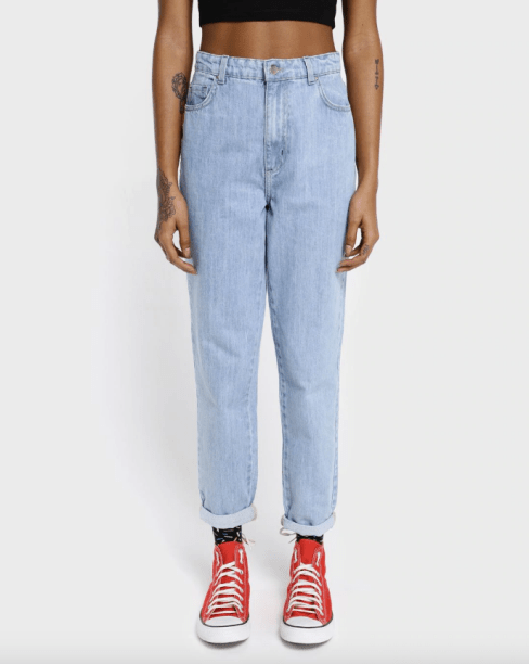 Mom jeans Riachuelo x Free Free (R$ 139,90*).