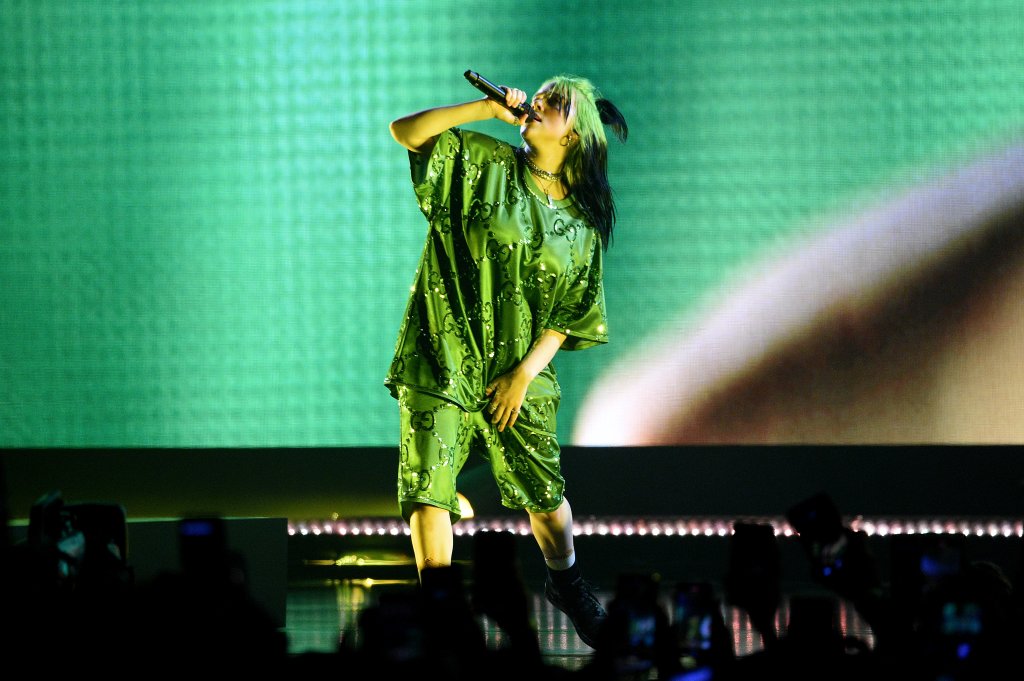 Billie Eilish adia shows no Brasil e virá em março de 2021, diz jornalista