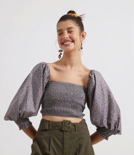 Blusa cropped com manga bufante da Renner (R$ 119,90*)