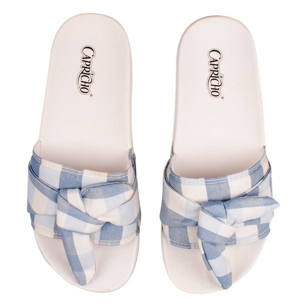 Chinelo Slide Tope, Capricho Shoes, R$ 89,90*. Chinelo Slide Tope, Capricho Shoes, R$ 89,90*.