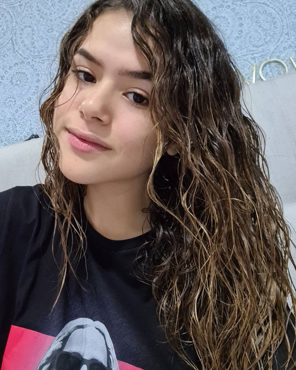 Maisa chora e desabafa sobre transição capilar: “Desculpa por reclamar”