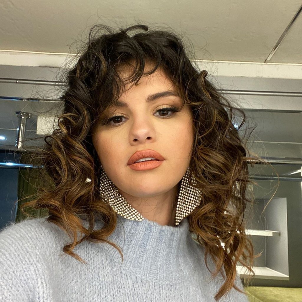 Selena Gomez revela ter transtorno bipolar em live com Miley Cyrus