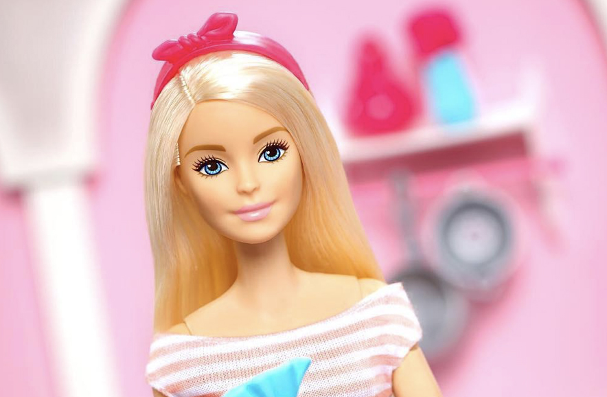 Mattel lança versão da Barbie com coquinhos e baby hair