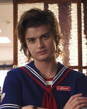 Cadê o topete? Joe Keery aparece com visual ~peculiar~ em novo filme