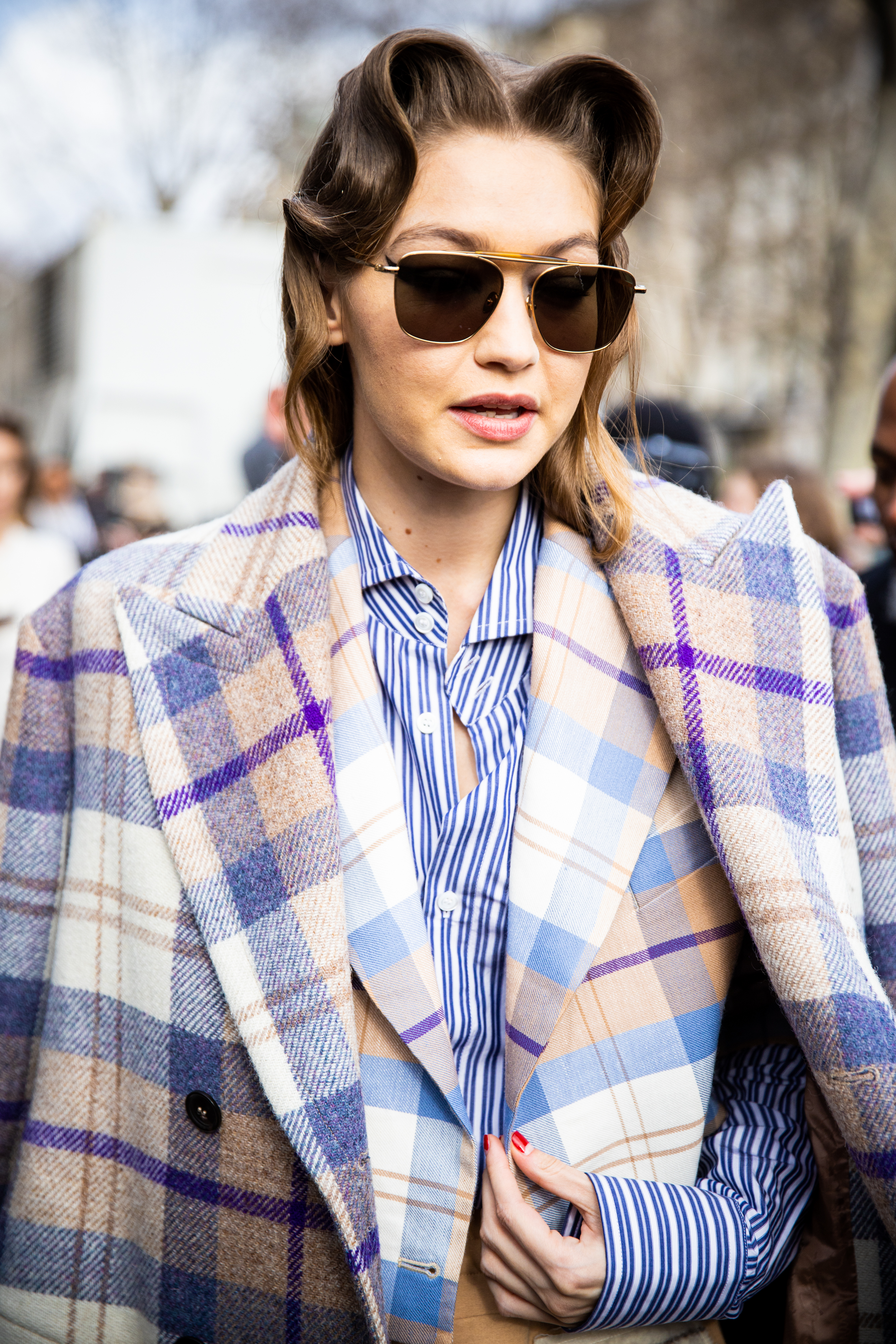 Street Style – Paris Fashion Week – Womenswear Fall/Winter 2020/2021 : Day Nine