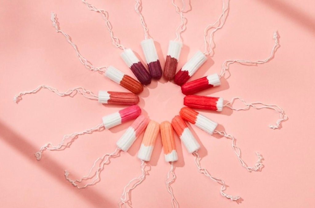 Marca de absorventes dá voz para pessoas trans que menstruam em campanha