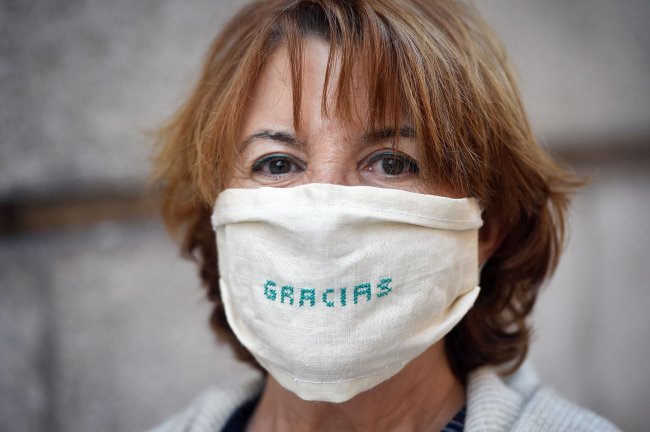Máscaras de proteção contra o coronavírus diferentes e inusitadas