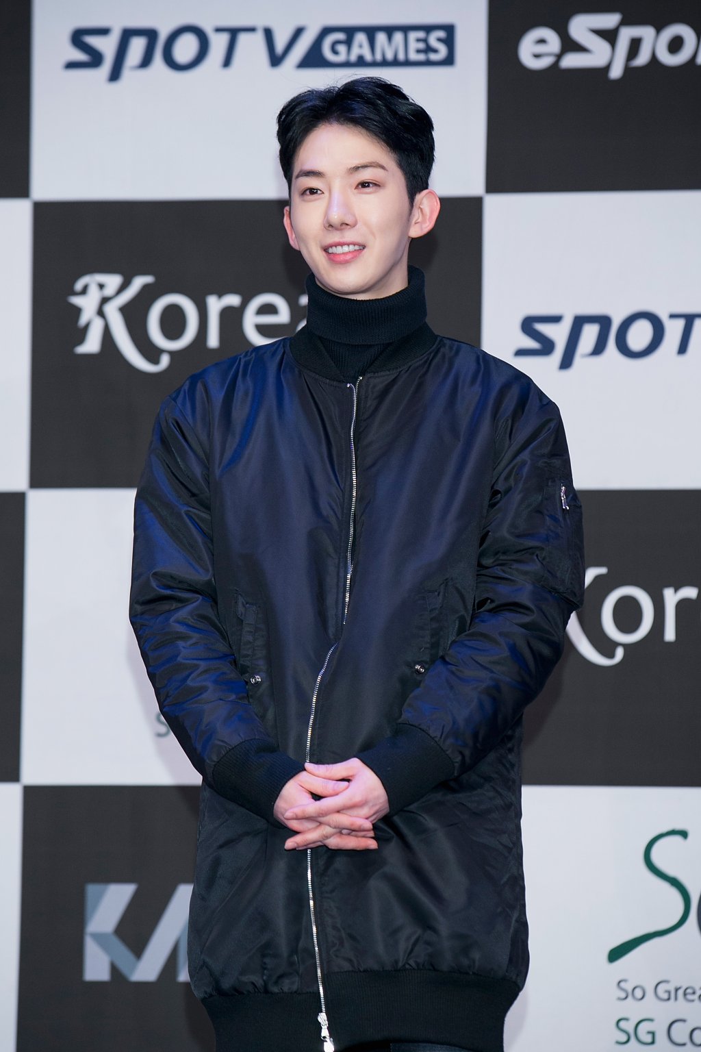 K-pop: Jo Kwon, do 2AM, diz que usar salto alto o deixou mais confiante