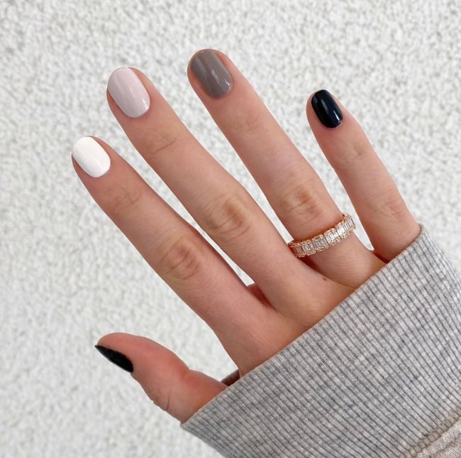 nail art 3 Unhas em tons de cinza