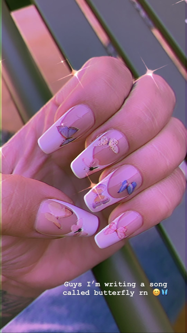 Demi Lovato Nail Art borboletas unhas de pessoa com borboletas