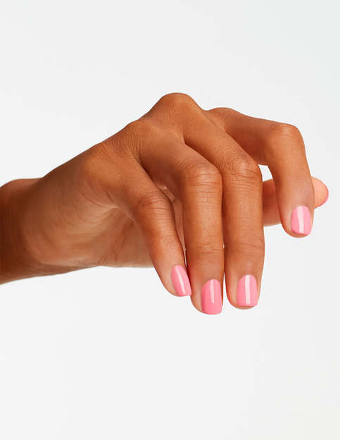 Marca é acusada de machismo por chamar esmalte de Me beije, sou brasileira