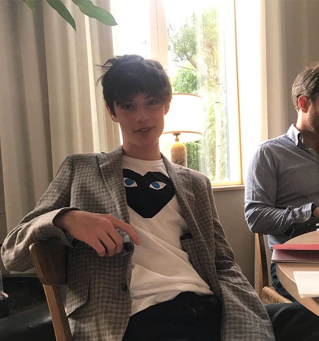 louis-patridge-enola-holmes-fotos-insta5