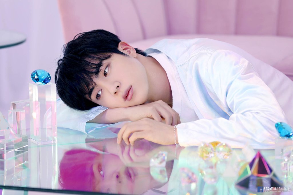 Jin, do BTS, comemora seu aniversário com a música solo Abyss