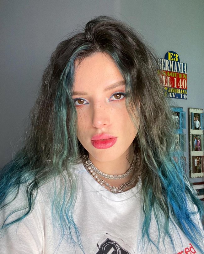 Bella-thorne-cabelo-azul Cabelo azul da Bella Thorne