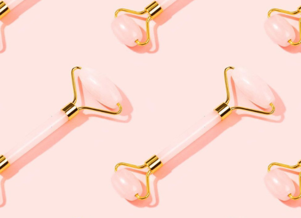 Rolinho facial: qual a função e o valor do acessório da vez no skincare?