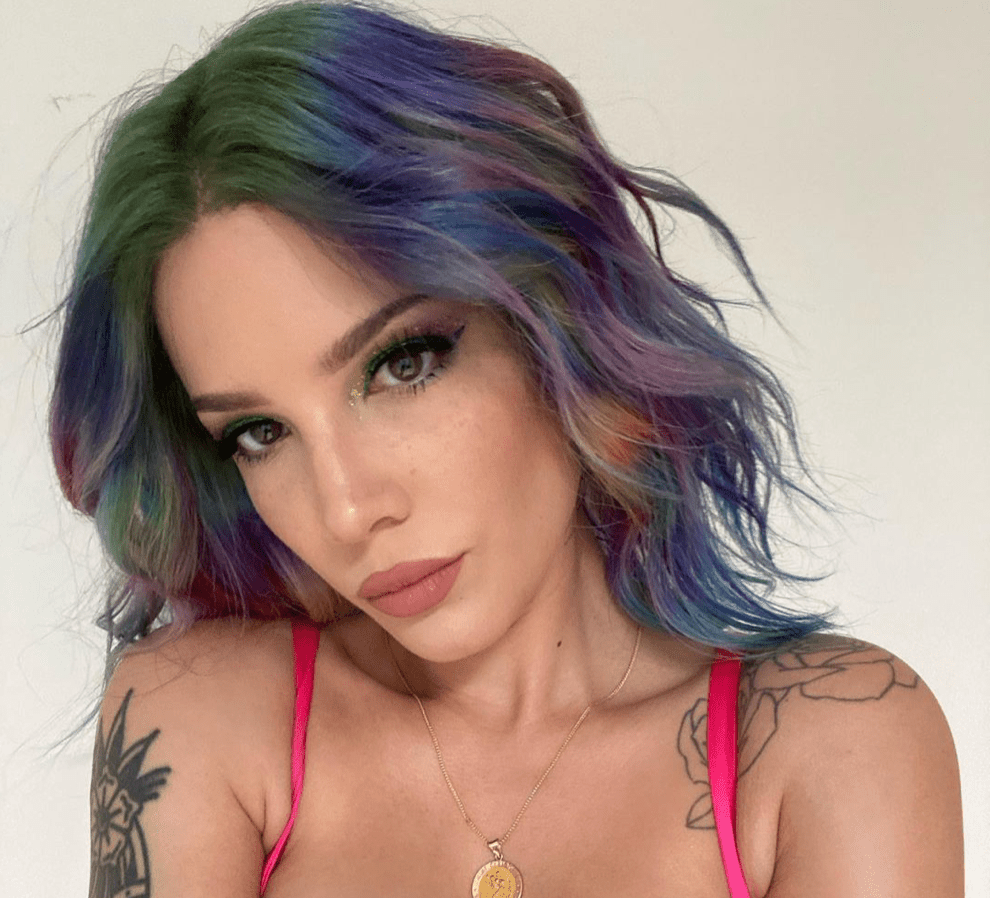 Top arco-íris usado por Halsey em anuncio de gravidez tem significado fofo