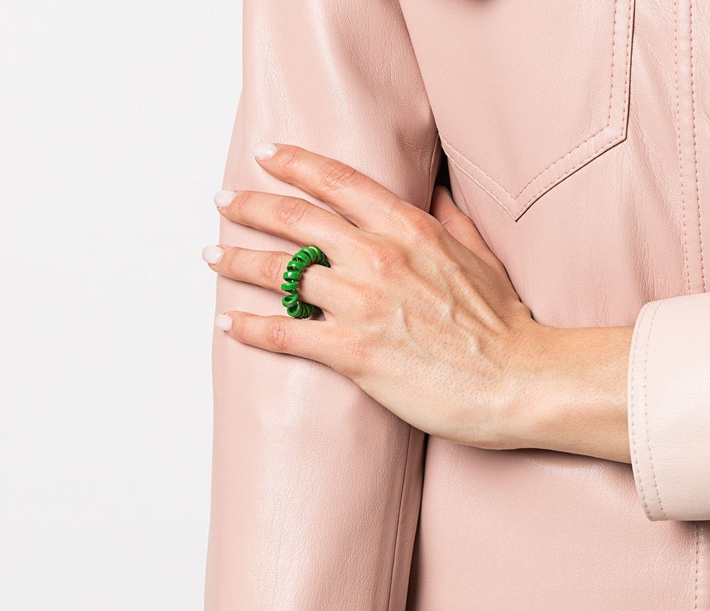 anel-fio-telefone-bottega-veneta-farfetch Anel fio de telefone da Bottega Veneta