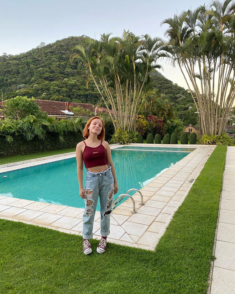 look-calca-jeans-larissa-manoela-03 Look da Larissa Manoela com calça jeans