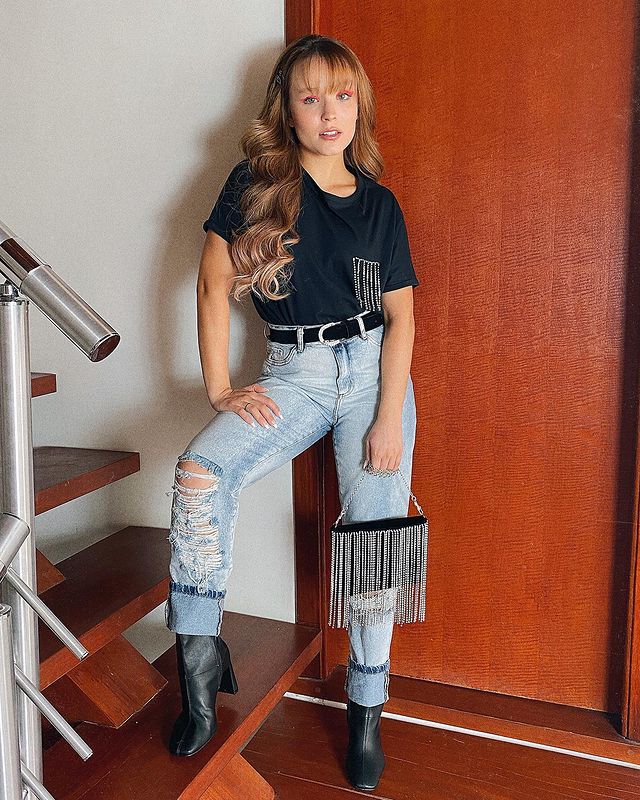 look-calca-jeans-larissa-manoela-07 Look da Larissa Manoela com calça jeans
