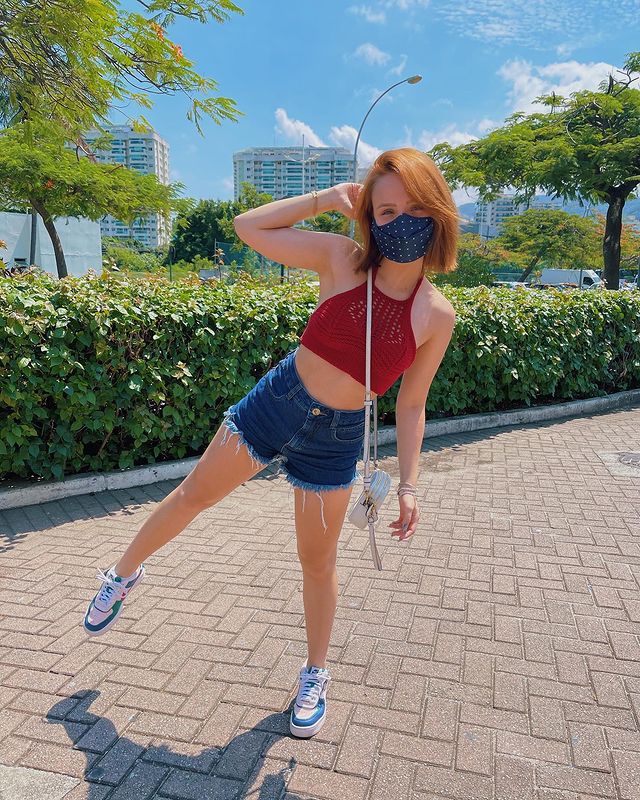 look-larissa-manoela-short-jeans Look da Larissa Manoela com short jeans