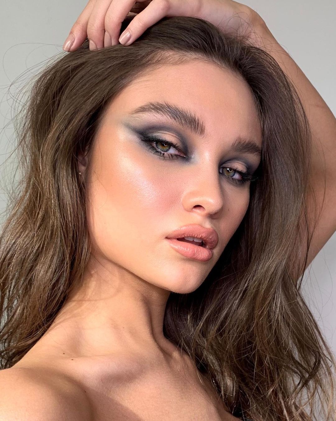 olho-preto-esfumado-nikki_makeup Maquiagens com olho preto esfumado para você se inspirar na tendência!