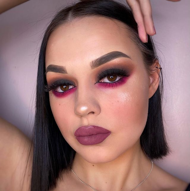 olho-preto-esfumado-oliwiastaszakmup Maquiagens com olho preto esfumado para você se inspirar na tendência!