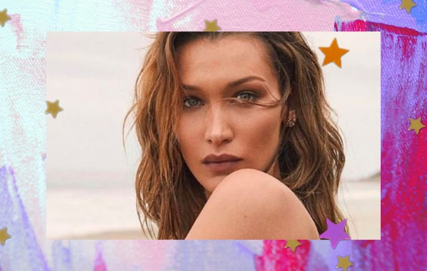 Bella Hadid usou calça metade jeans com recorte ~bizarro~ no bumbum