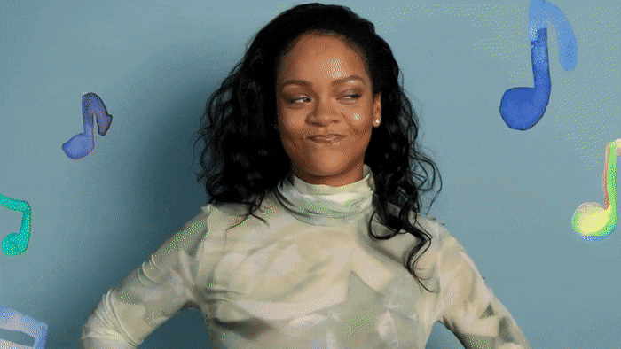 Rihanna usou calça jeans ~polêmica~ com penas que custa R$ 85 mil