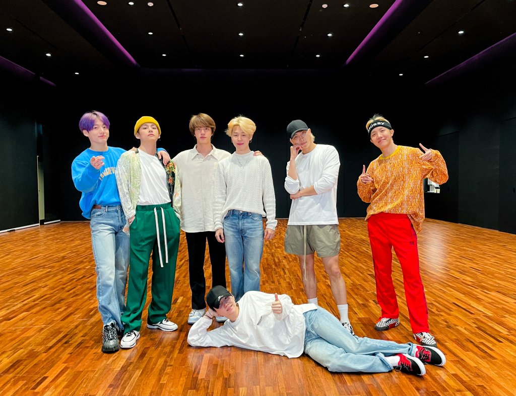 Fãs do BTS lançam campanha em parceria com a Fiocruz