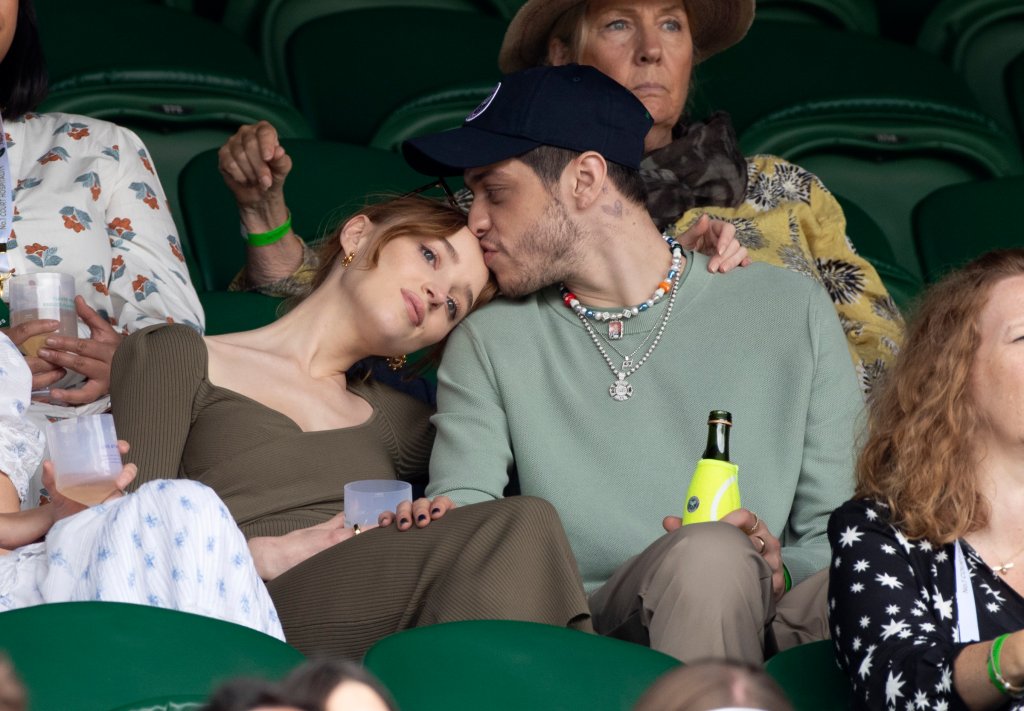 Pete Davidson e Phoebe Dynevor terminaram o namoro, diz site