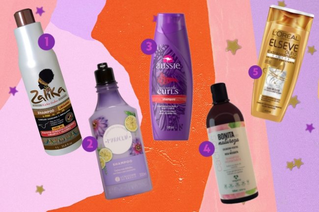 Shampoos para cabelo cacheado Montagem com opções de produtos para cabelo cacheado. Os produtos estão em um fundo com um mix de cores, entre elas as cores: laranja, rosa, salmão e lilás. E estrelas douradas.