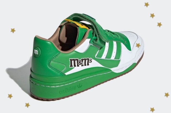 tenis adidas verde Tênis inspirado na marca M&M's, ele é verde com detalhes em branco.
